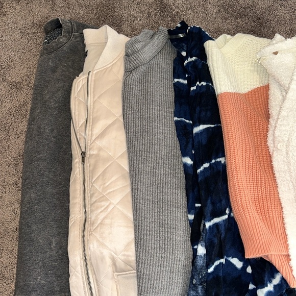 Size medium cardigan sweater, jacket & top bundle!! - Picture 2 of 3